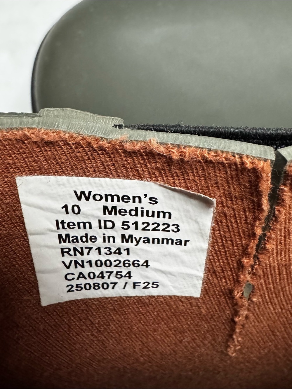 L.L. BEAN Women's Rugged Wellie Chelsea Waterproof Boots In Kelp Green/Black 10M - Picture 4 of 12